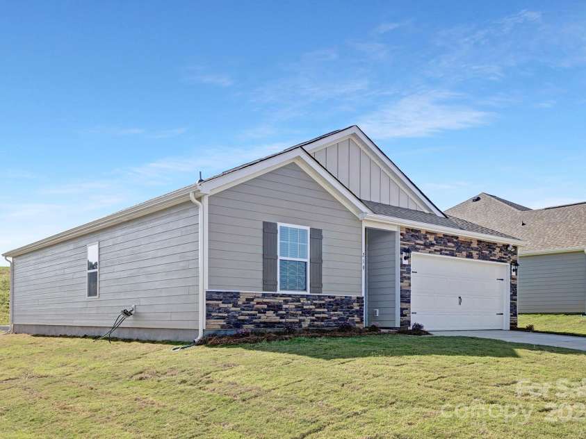 219 Brinkley Drive, Kings Mountain, NC 28086.  MLS# CAR4154821, YatesRealty ID 3353. 