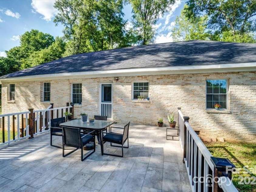 1029 Old Nc 27 Highway, Mount Holly, NC 28120.  MLS# CAR4289728, YatesRealty ID 33530. 