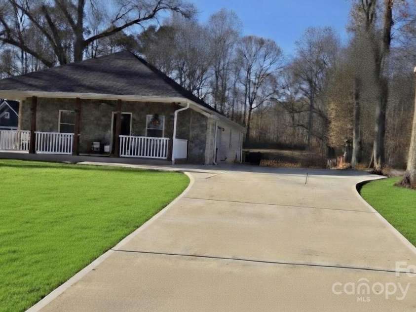 1029 Old Nc 27 Highway, Mount Holly, NC 28120.  MLS# CAR4289728, YatesRealty ID 33530. 