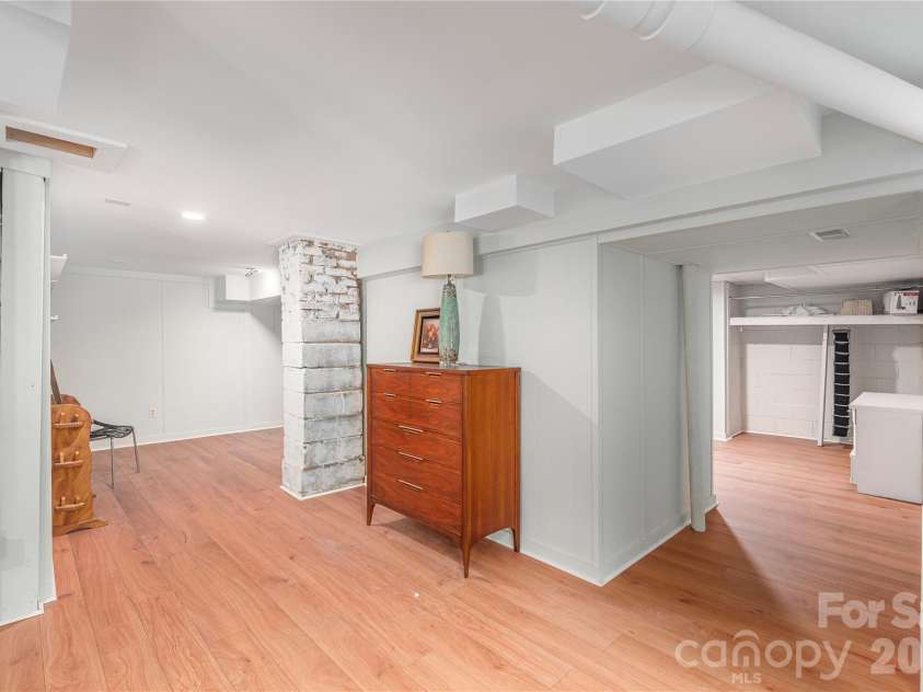37 Wilmington Street, Asheville, NC 28806.  MLS# CAR4395314, YatesRealty ID 33530. 