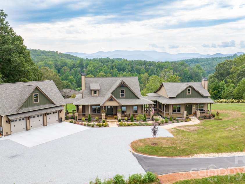 1052 Porter Creek Drive, Franklin, NC 28734.  MLS# CAR4397738, YatesRealty ID 33531. 