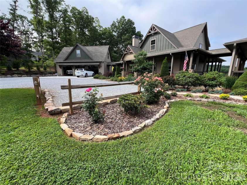 1052 Porter Creek Drive, Franklin, NC 28734.  MLS# CAR4397738, YatesRealty ID 33531. 