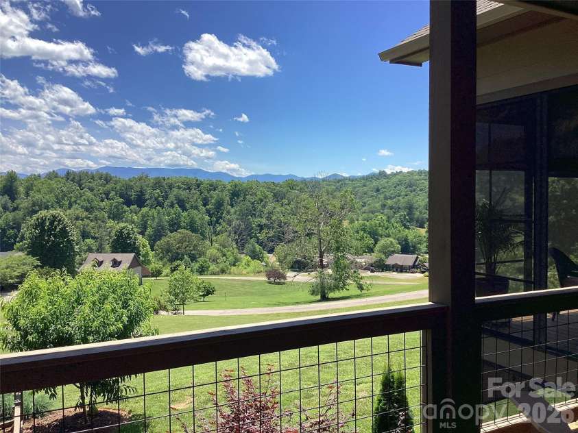 1052 Porter Creek Drive, Franklin, NC 28734.  MLS# CAR4397738, YatesRealty ID 33531. 