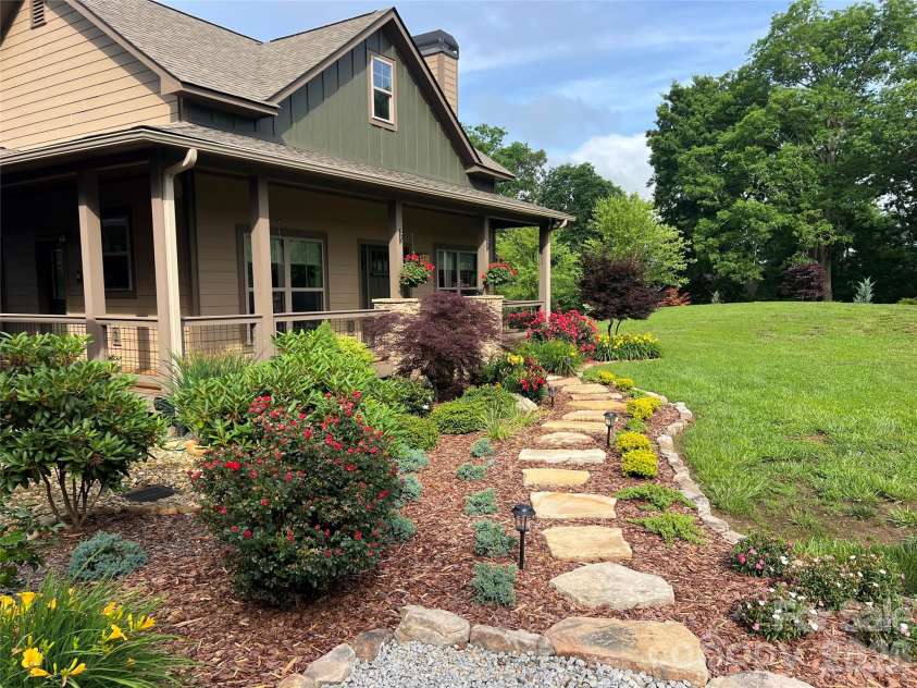 1052 Porter Creek Drive, Franklin, NC 28734.  MLS# CAR4397738, YatesRealty ID 33531. 