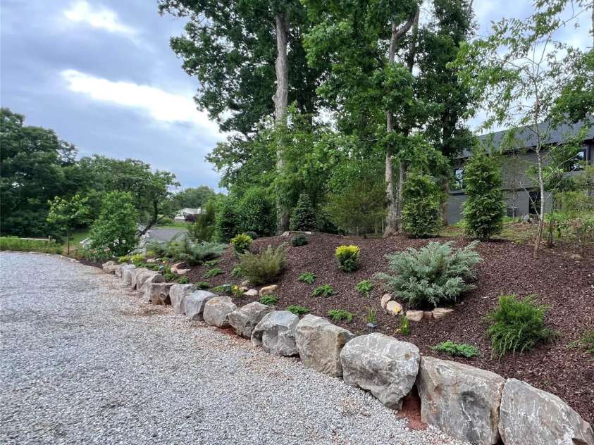 1052 Porter Creek Drive, Franklin, NC 28734.  MLS# CAR4397738, YatesRealty ID 33531. 