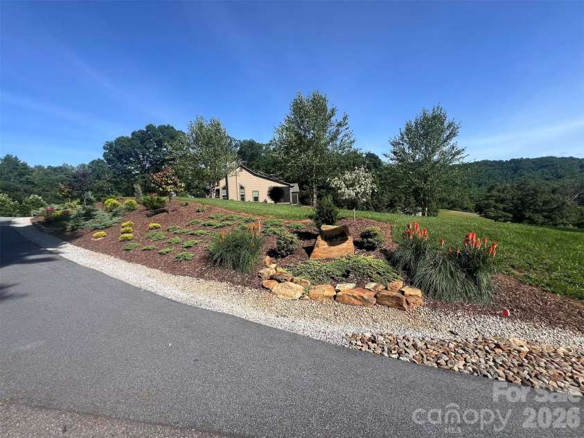 1052 Porter Creek Drive, Franklin, NC 28734.  MLS# CAR4397738, YatesRealty ID 33531. 