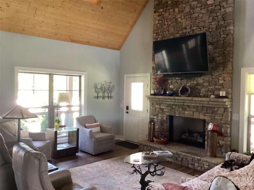 1052 Porter Creek Drive, Franklin, NC 28734.  MLS# CAR4397738, YatesRealty ID 33531. 