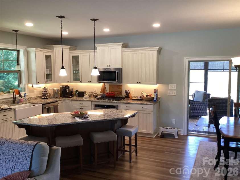 1052 Porter Creek Drive, Franklin, NC 28734.  MLS# CAR4397738, YatesRealty ID 33531. 