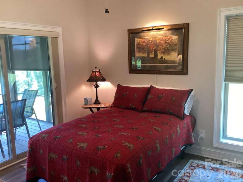 1052 Porter Creek Drive, Franklin, NC 28734.  MLS# CAR4397738, YatesRealty ID 33531. 