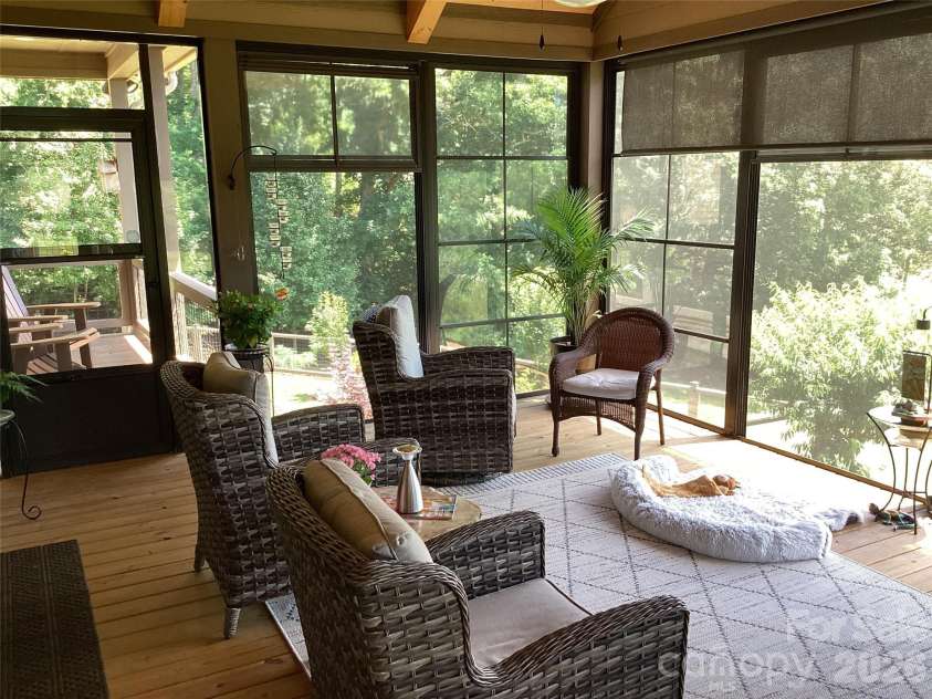 1052 Porter Creek Drive, Franklin, NC 28734.  MLS# CAR4397738, YatesRealty ID 33531. 