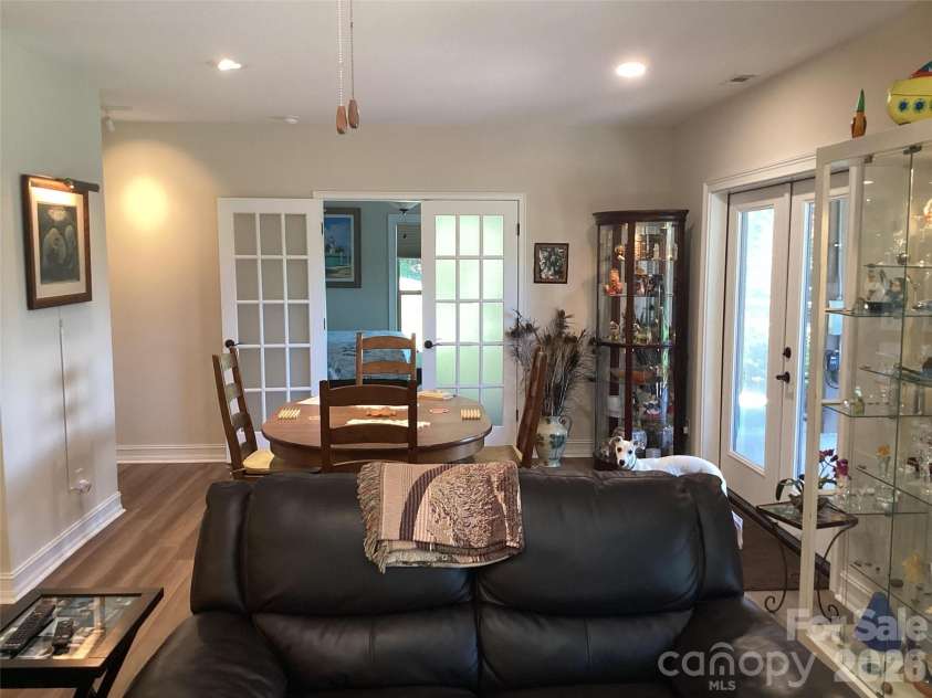 1052 Porter Creek Drive, Franklin, NC 28734.  MLS# CAR4397738, YatesRealty ID 33531. 