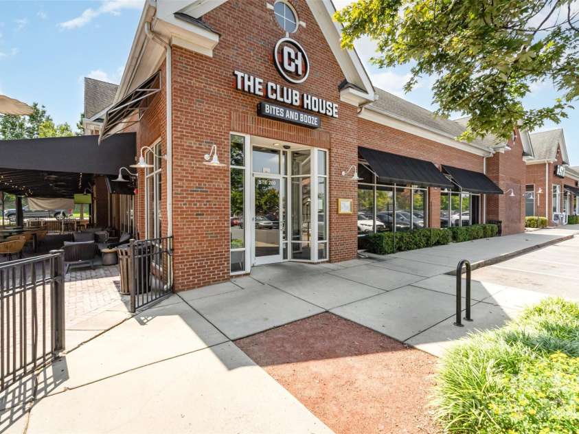 16659 Commons Creek Drive, Charlotte, NC 28277.  MLS# CAR4294229, YatesRealty ID 33531. 
