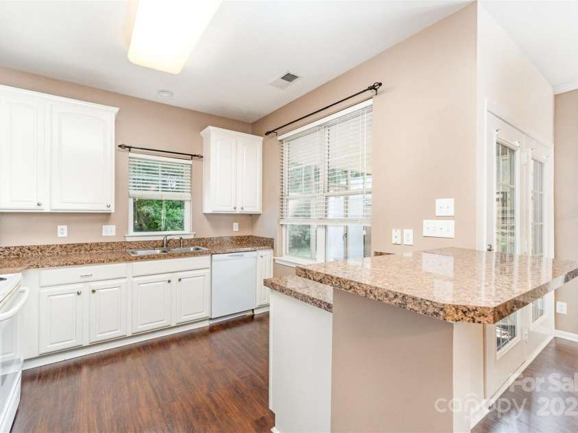 16659 Commons Creek Drive, Charlotte, NC 28277.  MLS# CAR4333249, YatesRealty ID 33531. 