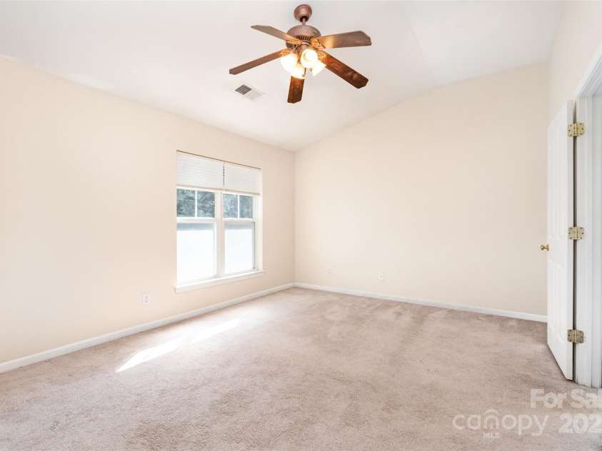 16659 Commons Creek Drive, Charlotte, NC 28277.  MLS# CAR4333249, YatesRealty ID 33531. 