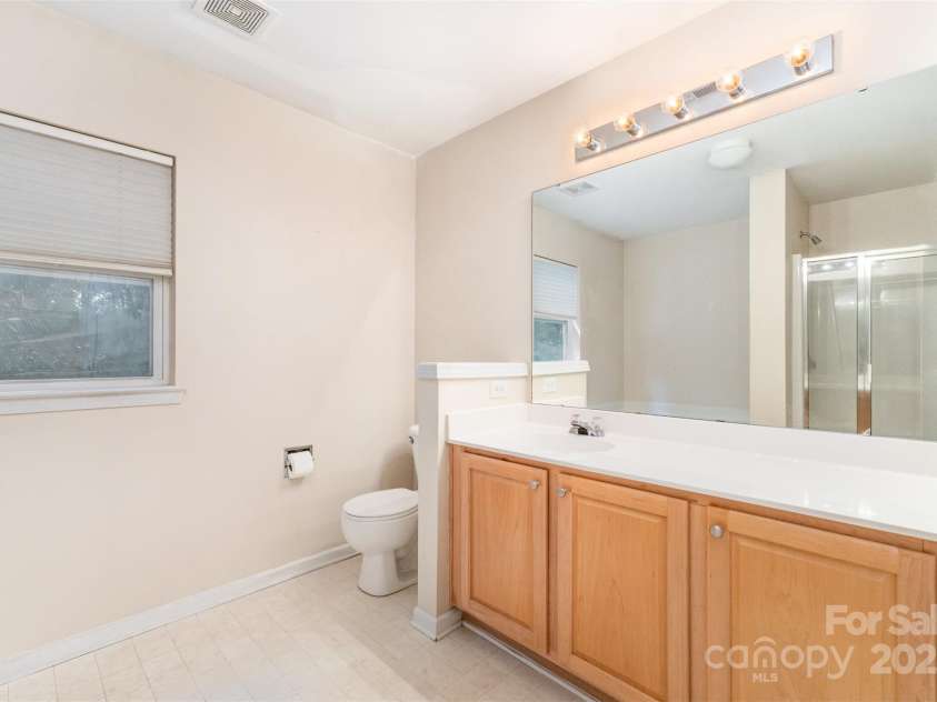 16659 Commons Creek Drive, Charlotte, NC 28277.  MLS# CAR4333249, YatesRealty ID 33531. 