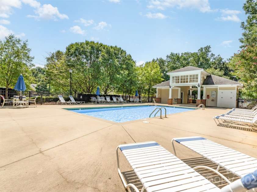 16659 Commons Creek Drive, Charlotte, NC 28277.  MLS# CAR4333249, YatesRealty ID 33531. 