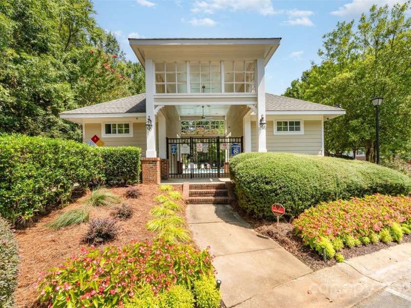16659 Commons Creek Drive, Charlotte, NC 28277.  MLS# CAR4333249, YatesRealty ID 33531. 