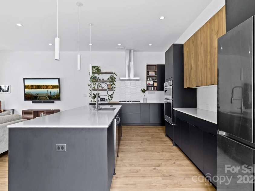 102 Mattoon Street, Charlotte, NC 28216.  MLS# CAR4291152, YatesRealty ID 33532. 