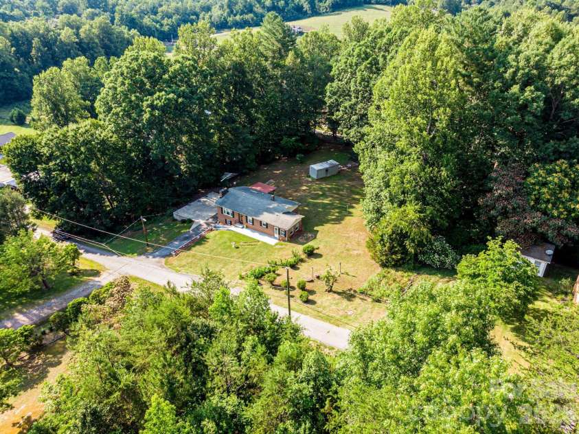 119 Foothill Drive, Lenoir, NC 28645.  MLS# CAR4396649, YatesRealty ID 33533. 
