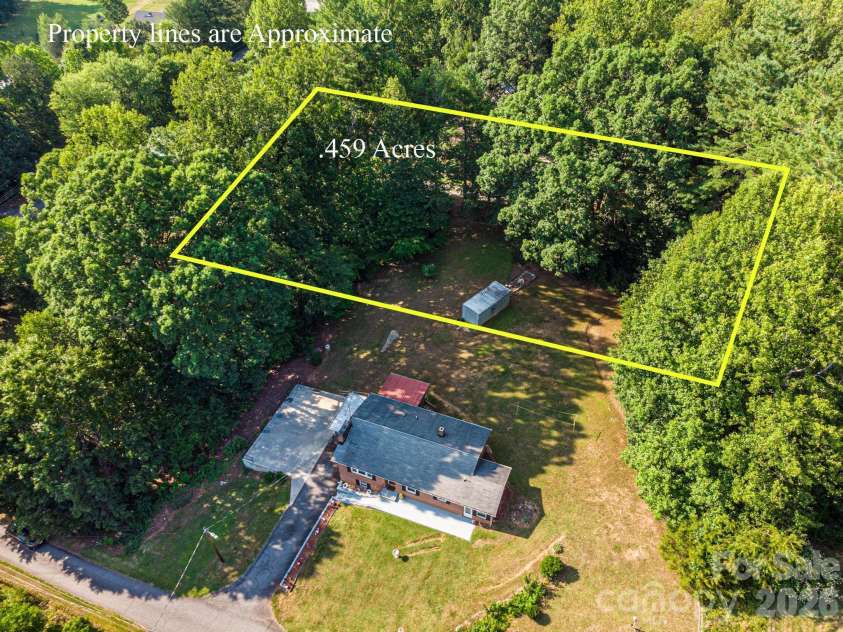119 Foothill Drive, Lenoir, NC 28645.  MLS# CAR4396649, YatesRealty ID 33533. 