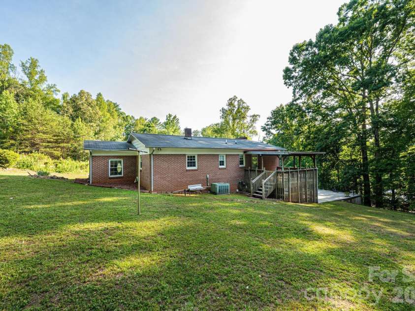 119 Foothill Drive, Lenoir, NC 28645.  MLS# CAR4396649, YatesRealty ID 33533. 