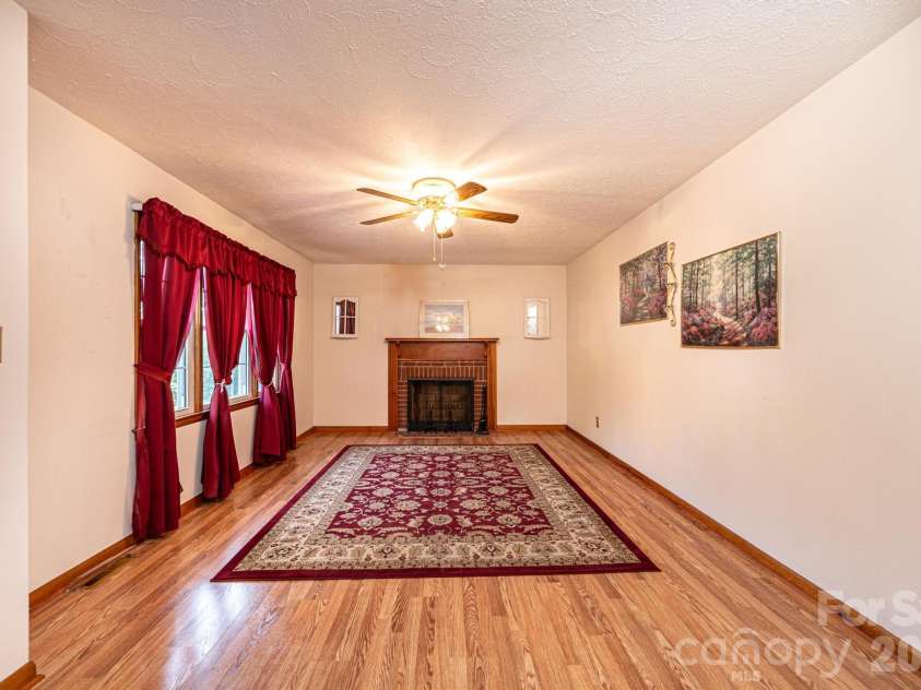 119 Foothill Drive, Lenoir, NC 28645.  MLS# CAR4396649, YatesRealty ID 33533. 