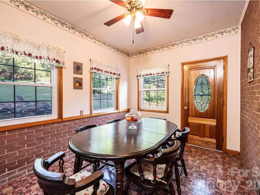 119 Foothill Drive, Lenoir, NC 28645.  MLS# CAR4396649, YatesRealty ID 33533. 