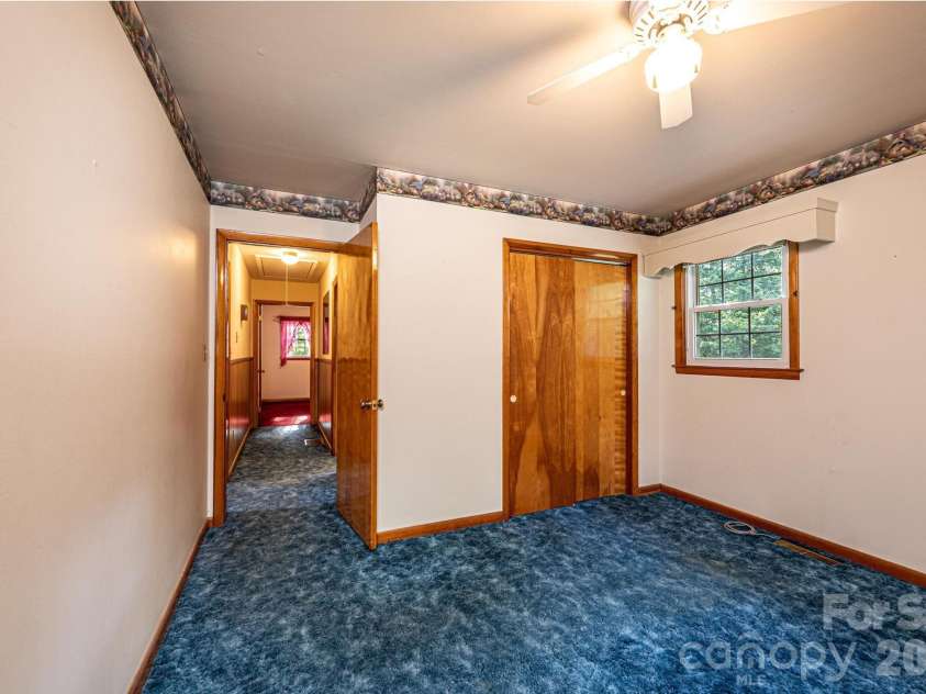 119 Foothill Drive, Lenoir, NC 28645.  MLS# CAR4396649, YatesRealty ID 33533. 
