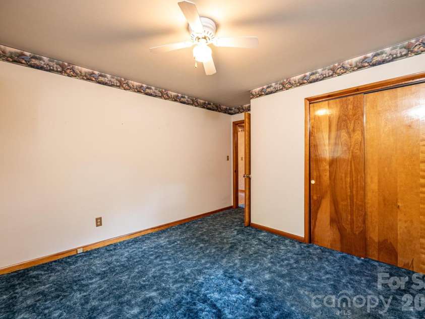 119 Foothill Drive, Lenoir, NC 28645.  MLS# CAR4396649, YatesRealty ID 33533. 