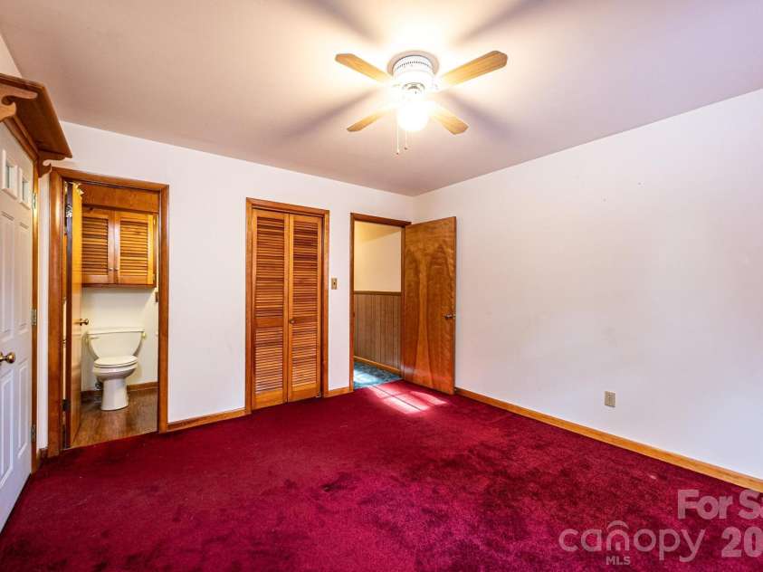 119 Foothill Drive, Lenoir, NC 28645.  MLS# CAR4396649, YatesRealty ID 33533. 