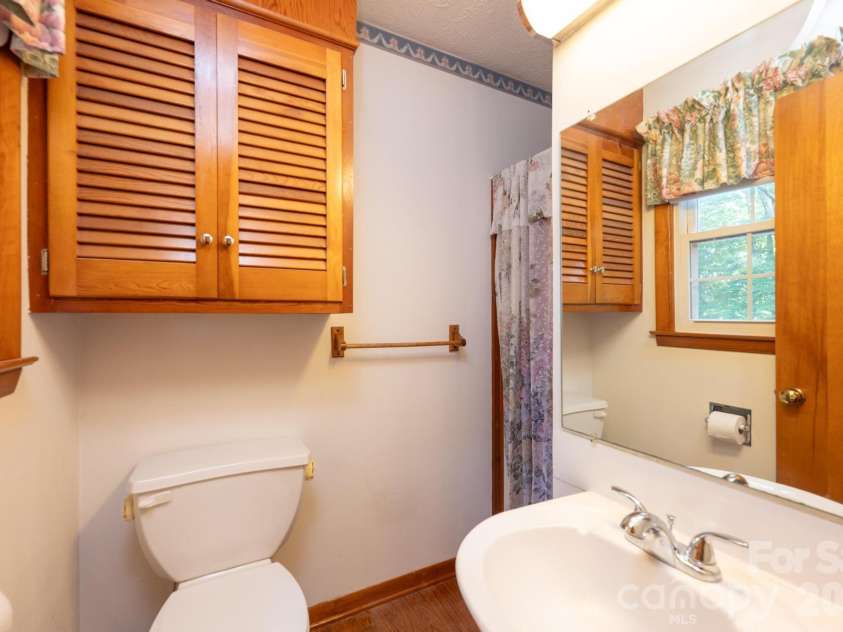 119 Foothill Drive, Lenoir, NC 28645.  MLS# CAR4396649, YatesRealty ID 33533. 