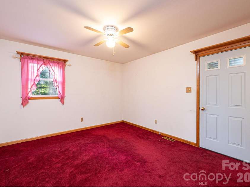 119 Foothill Drive, Lenoir, NC 28645.  MLS# CAR4396649, YatesRealty ID 33533. 