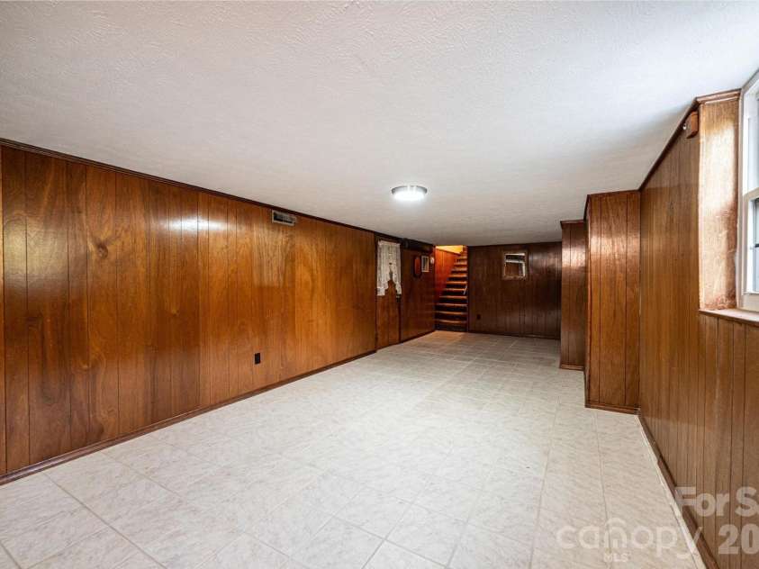 119 Foothill Drive, Lenoir, NC 28645.  MLS# CAR4396649, YatesRealty ID 33533. 