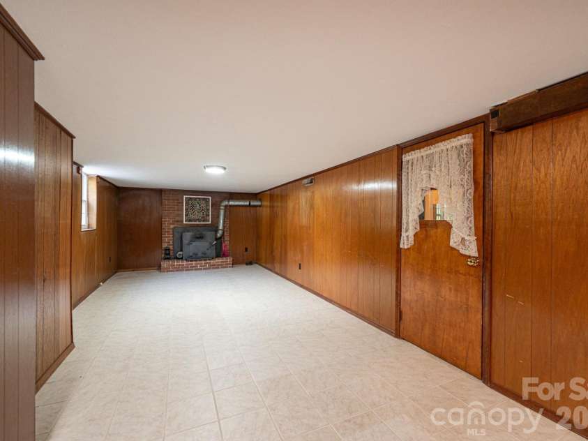 119 Foothill Drive, Lenoir, NC 28645.  MLS# CAR4396649, YatesRealty ID 33533. 