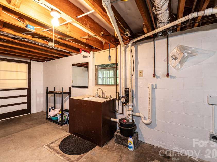 119 Foothill Drive, Lenoir, NC 28645.  MLS# CAR4396649, YatesRealty ID 33533. 