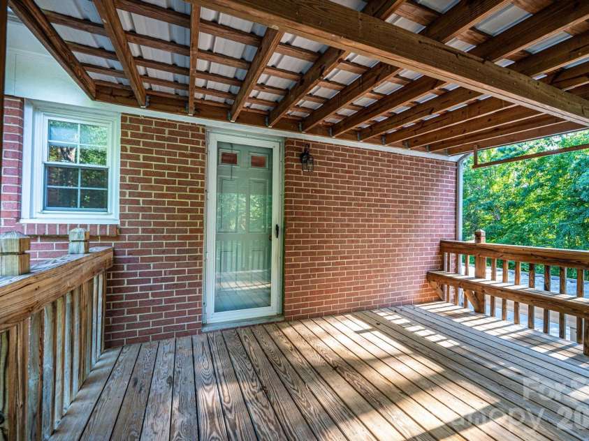 119 Foothill Drive, Lenoir, NC 28645.  MLS# CAR4396649, YatesRealty ID 33533. 