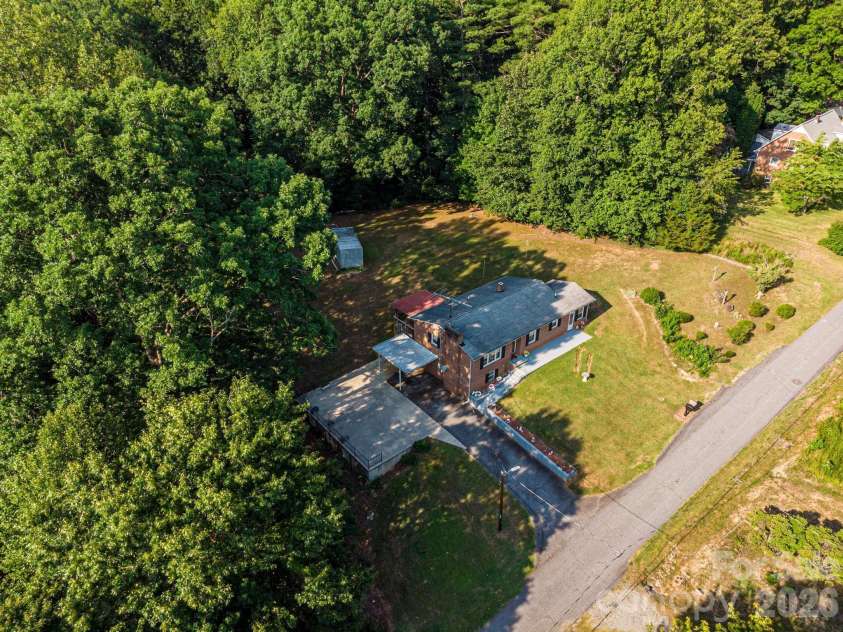 119 Foothill Drive, Lenoir, NC 28645.  MLS# CAR4396649, YatesRealty ID 33533. 