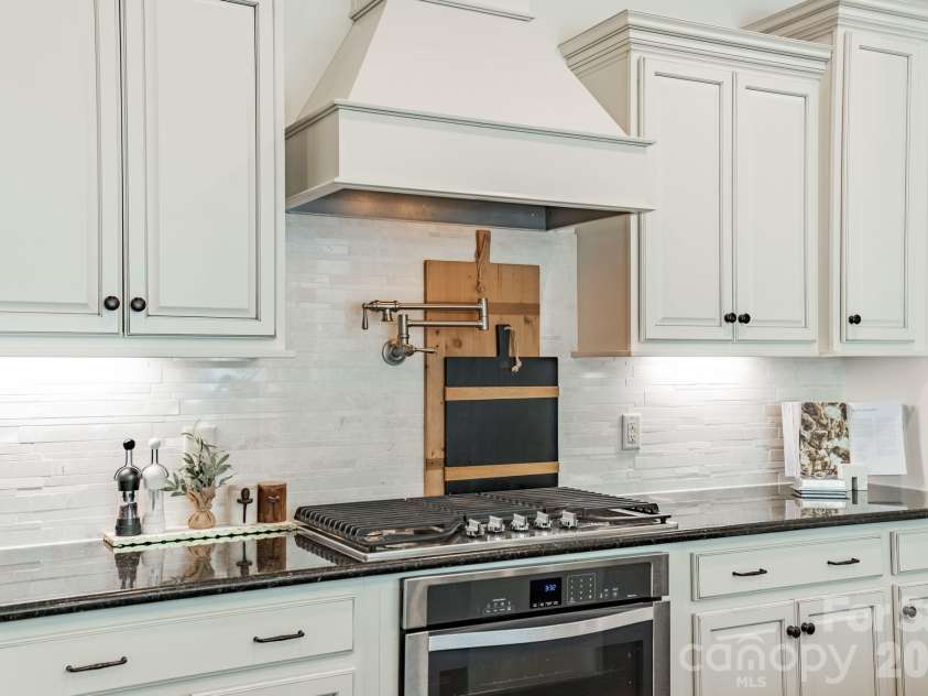 2077 Tatton Hall Road, Fort Mill, SC 29715.  MLS# CAR4369872, YatesRealty ID 33534. 