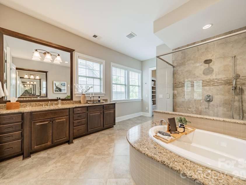 2077 Tatton Hall Road, Fort Mill, SC 29715.  MLS# CAR4369872, YatesRealty ID 33534. 