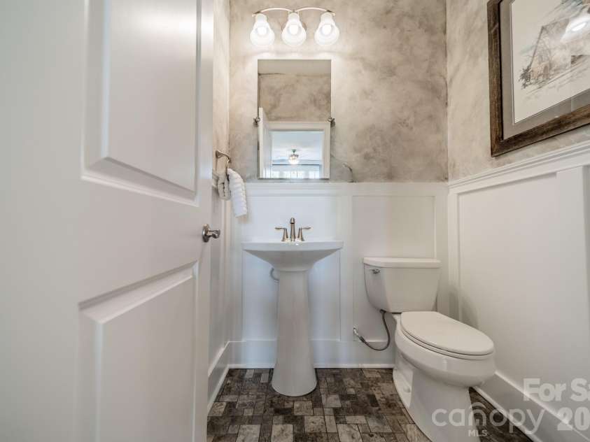 2077 Tatton Hall Road, Fort Mill, SC 29715.  MLS# CAR4369872, YatesRealty ID 33534. 
