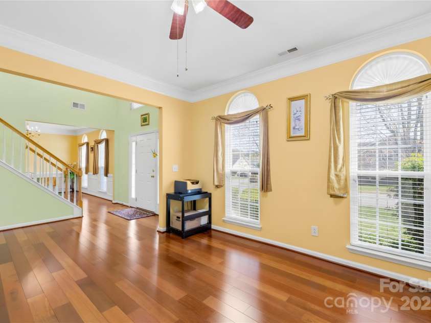 5710 Underwood Avenue, Charlotte, NC 28213.  MLS# CAR4253817, YatesRealty ID 33535. 