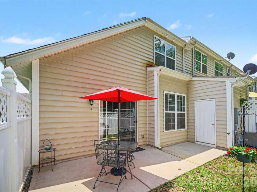 717 River Park Road, Belmont, NC 28012.  MLS# CAR4385377, YatesRealty ID 33535. 