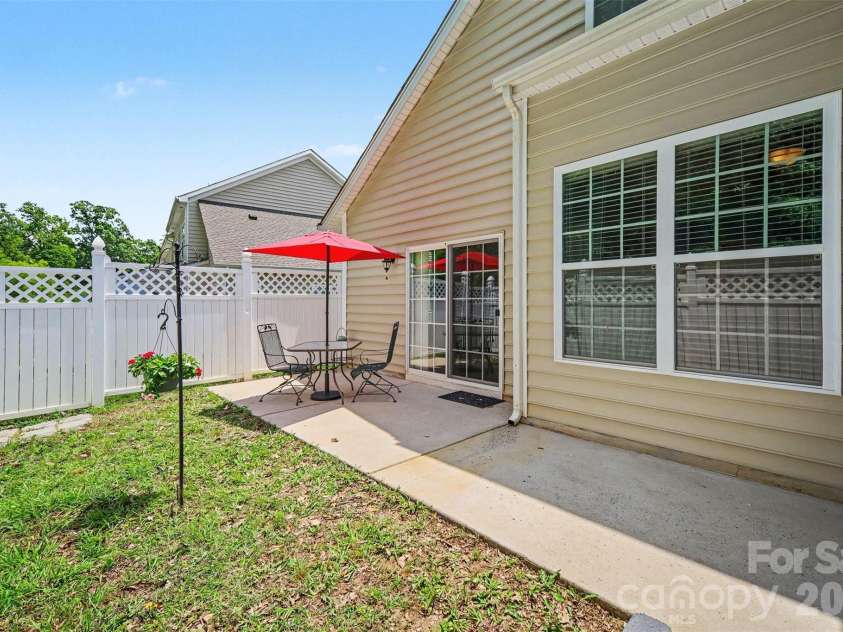 717 River Park Road, Belmont, NC 28012.  MLS# CAR4385377, YatesRealty ID 33535. 