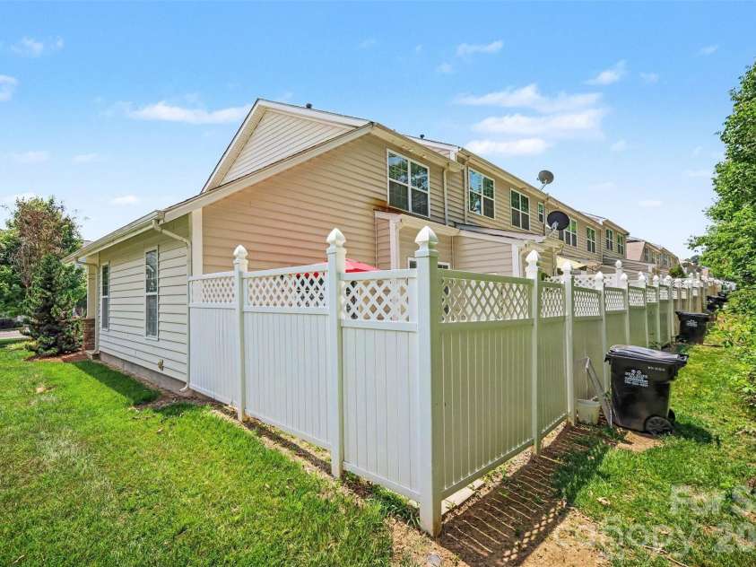 717 River Park Road, Belmont, NC 28012.  MLS# CAR4385377, YatesRealty ID 33535. 