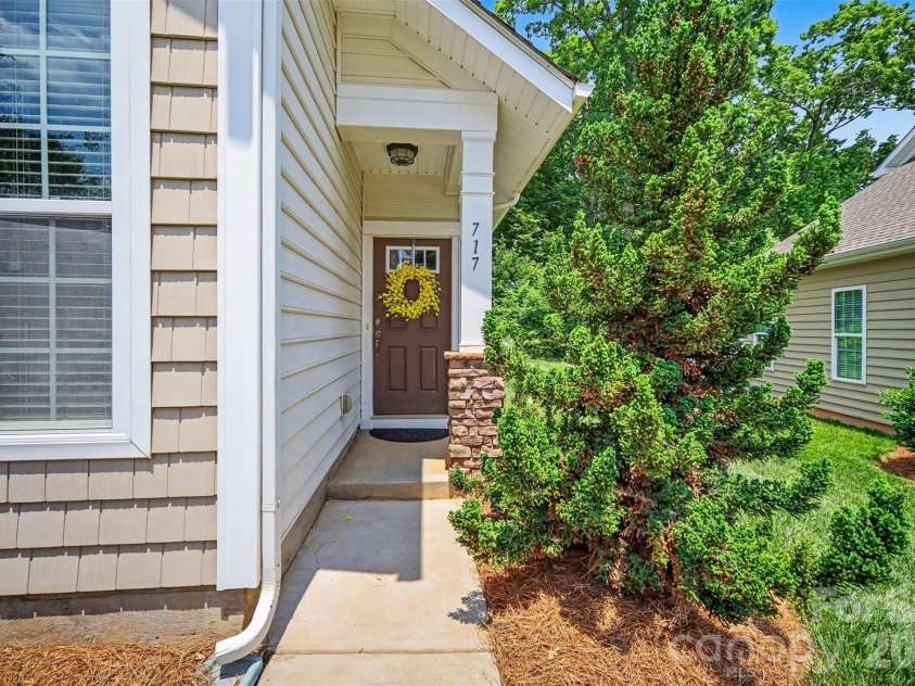 717 River Park Road, Belmont, NC 28012.  MLS# CAR4385377, YatesRealty ID 33535. 