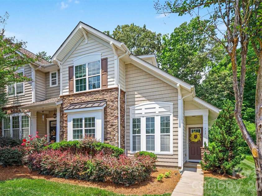 717 River Park Road, Belmont, NC 28012.  MLS# CAR4385377, YatesRealty ID 33535. Highly desirable end unit!