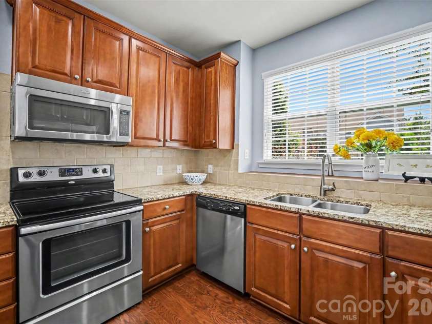 717 River Park Road, Belmont, NC 28012.  MLS# CAR4385377, YatesRealty ID 33535. Sweet window overlooking front yard