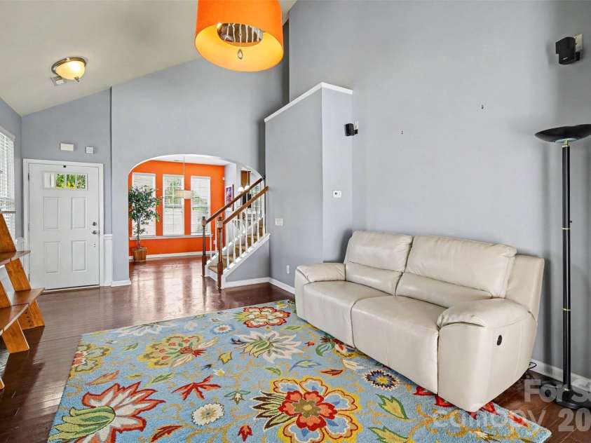 717 River Park Road, Belmont, NC 28012.  MLS# CAR4385377, YatesRealty ID 33535. Vaulted ceilings