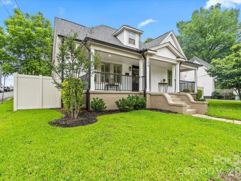 298 Kerr Street, Concord, NC 28025.  MLS# CAR4386178, YatesRealty ID 33536. 
