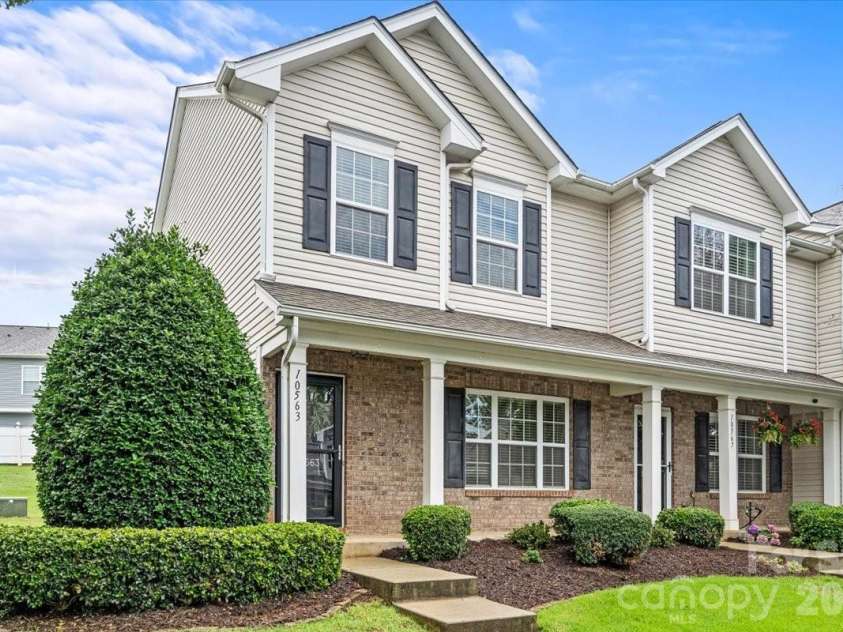 10563 Stoneacre Court, Pineville, NC 28134.  MLS# CAR4388810, YatesRealty ID 33537. 